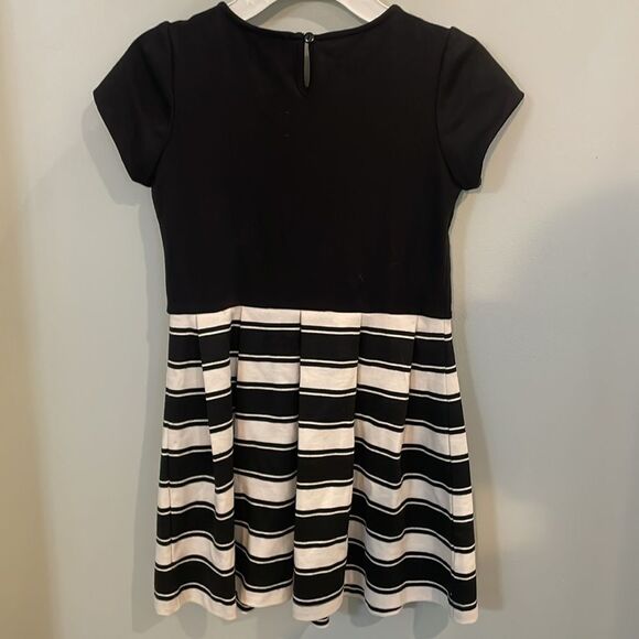 Girls Black and Cream Pleated Stripe Embellished Dress size 6X - Picture 7 of 7